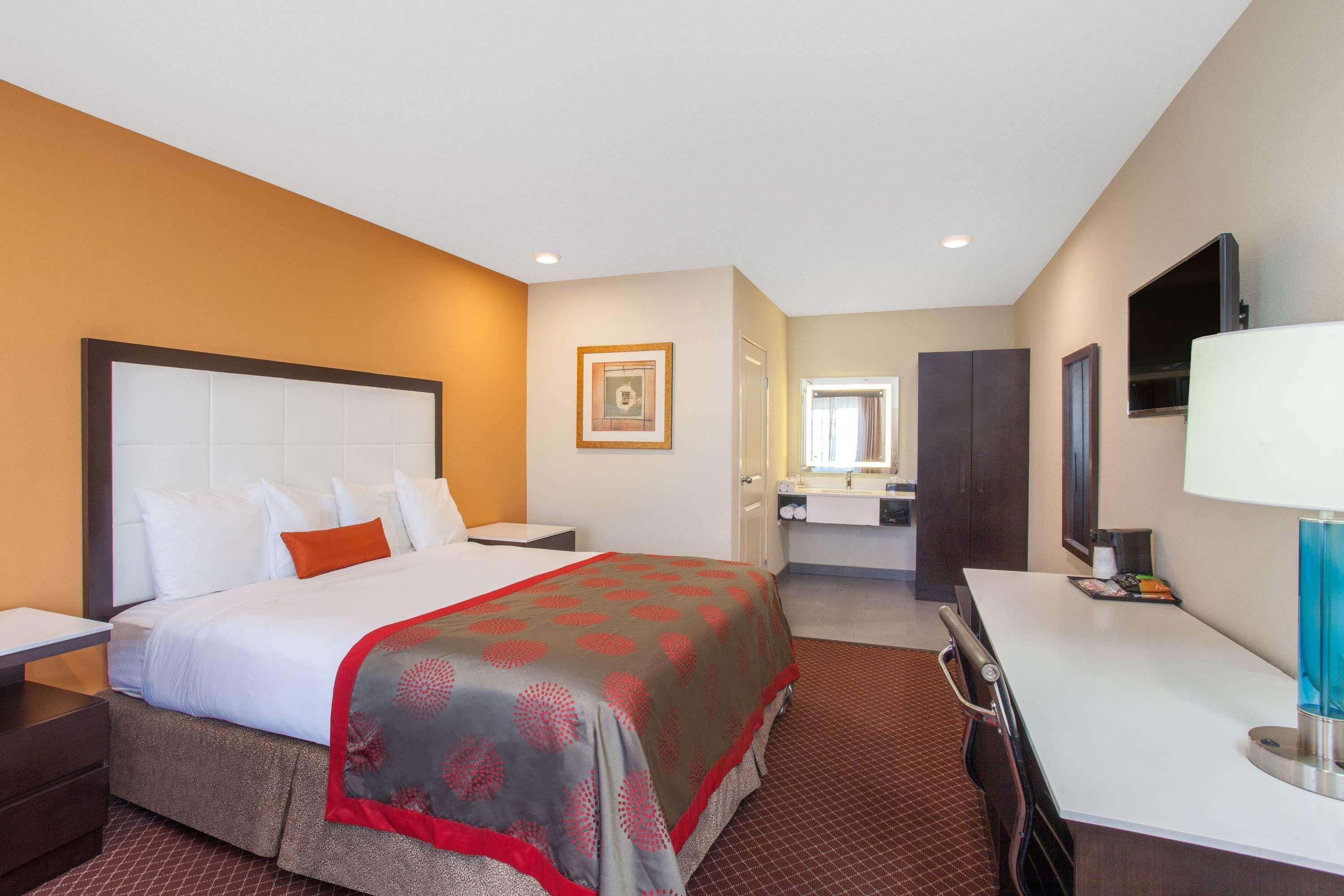Ramada By Wyndham Culver Los Angeles