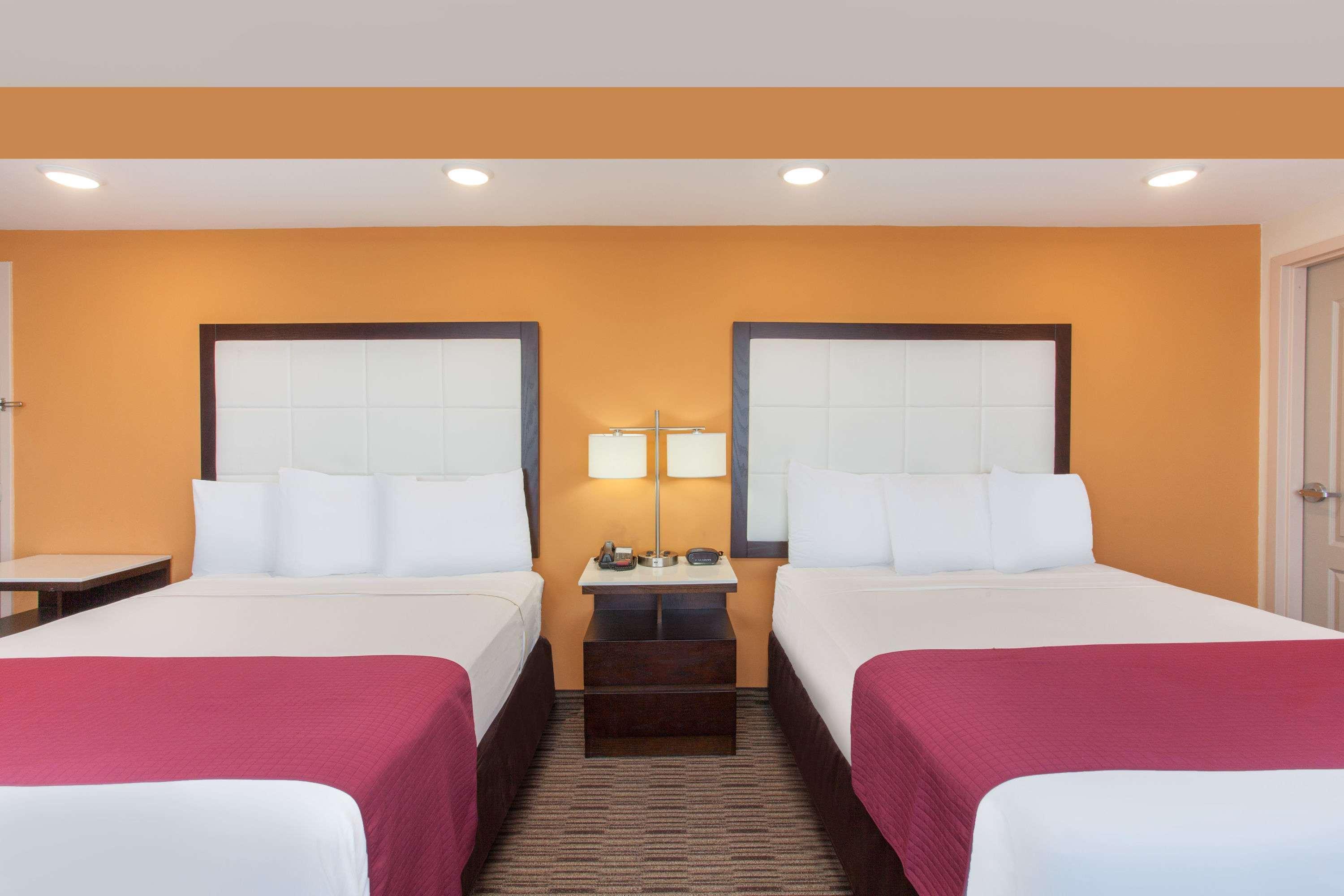 Ramada By Wyndham Culver Hotel Los Angeles
